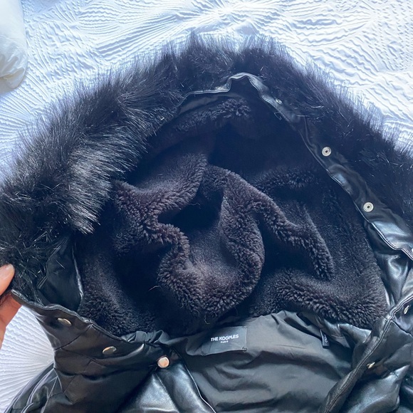 The Kooples Paris cropped puffer jacket. - Picture 4 of 7